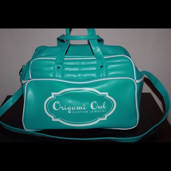 Origami Owl Handbags - Origami Owl Weekender Bag
